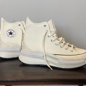 NEW Chuck Taylor Platform Canvas Sneakers
